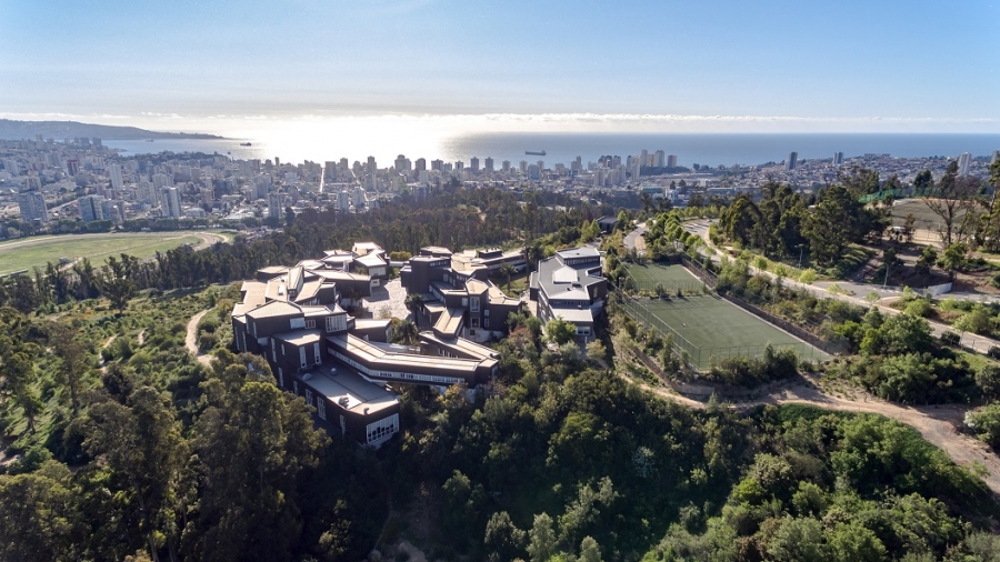 Universidad Adolfo Ibáñez